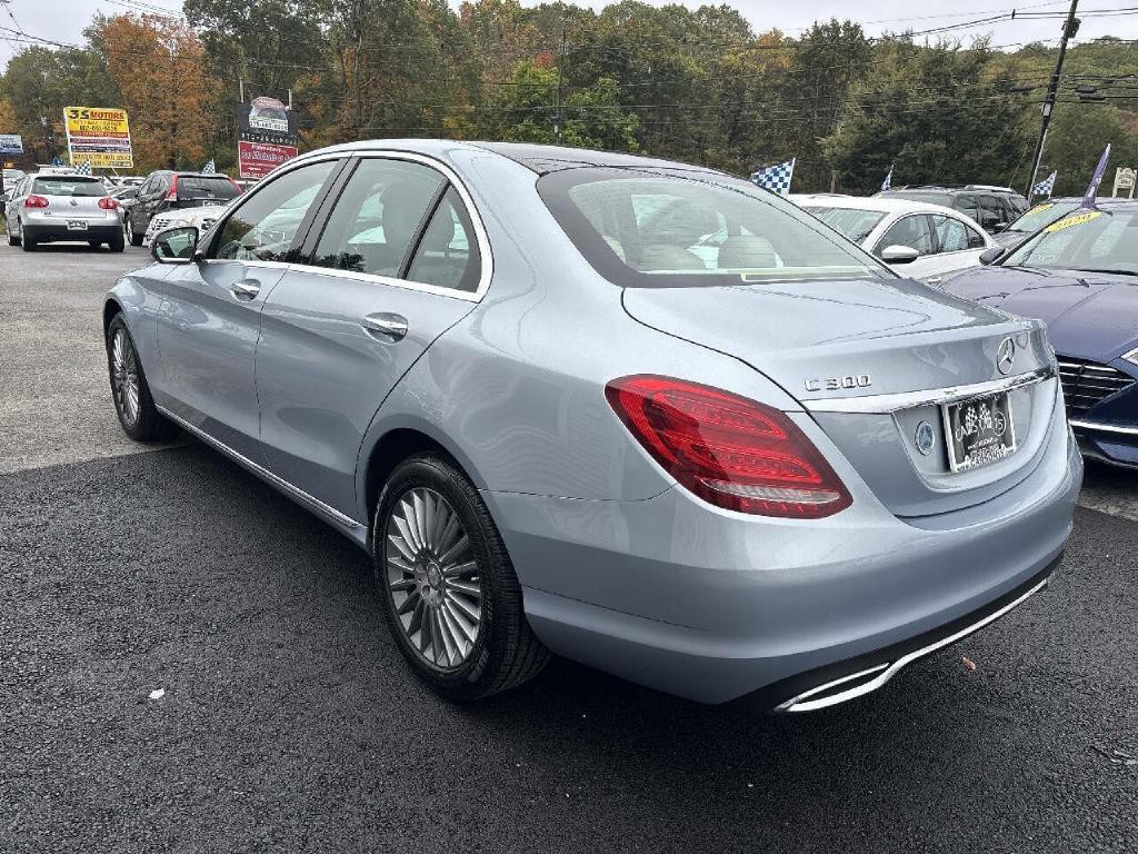 2016 Mercedes-Benz C-Class Image 5