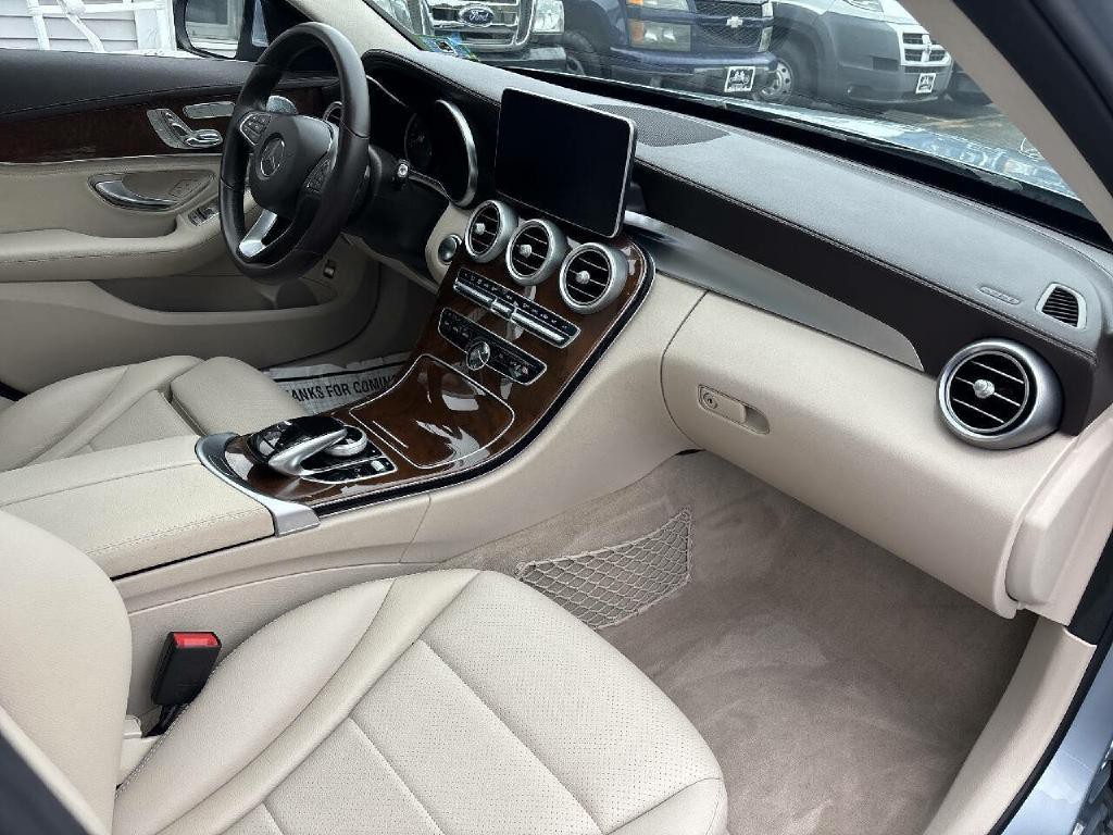 2016 Mercedes-Benz C-Class Image 13