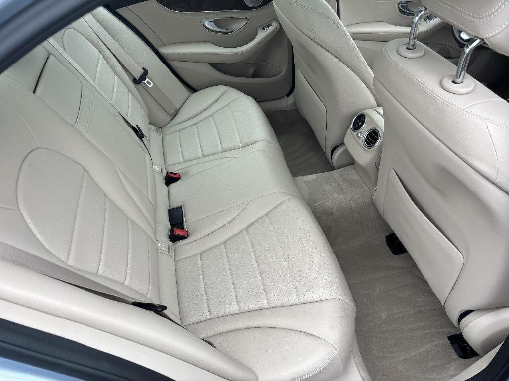 2016 Mercedes-Benz C-Class Image 16
