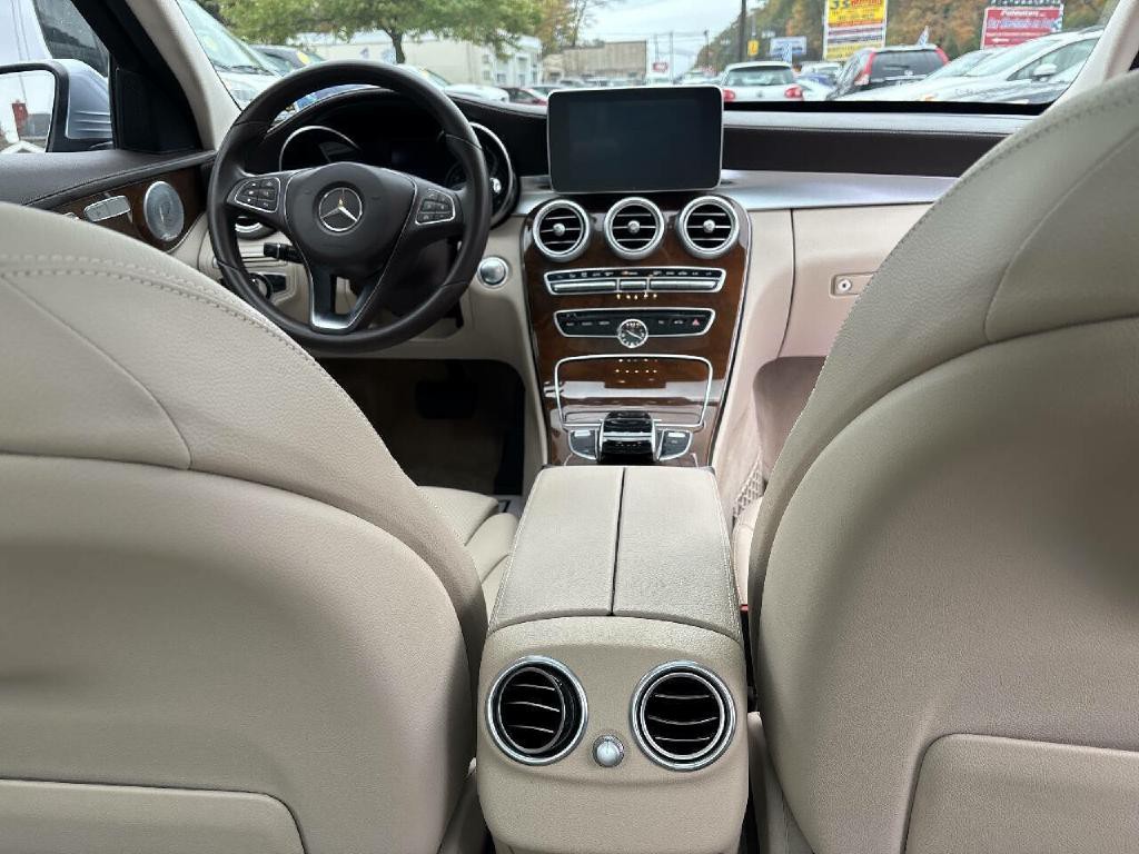 2016 Mercedes-Benz C-Class Image 18