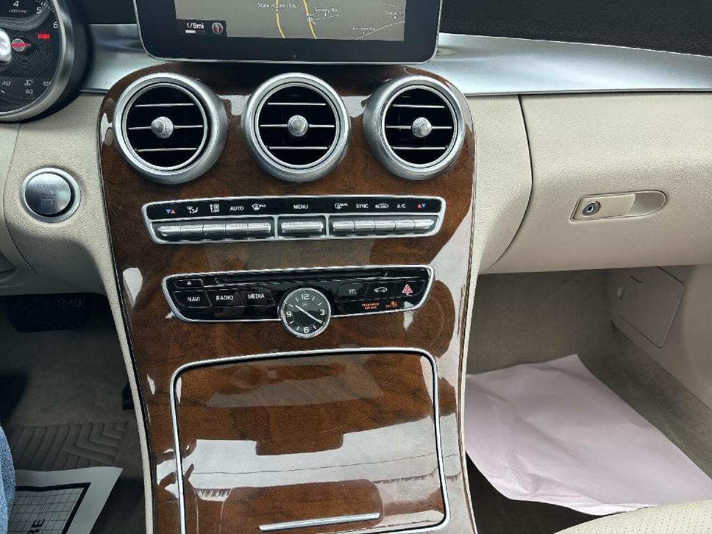 2016 Mercedes-Benz C-Class Image 22