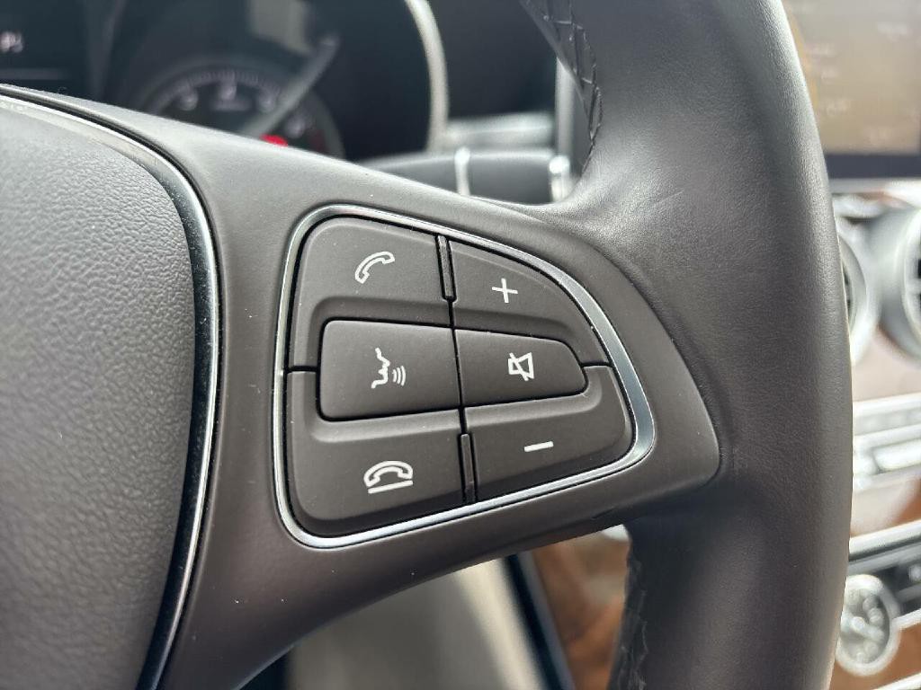 2016 Mercedes-Benz C-Class Image 24