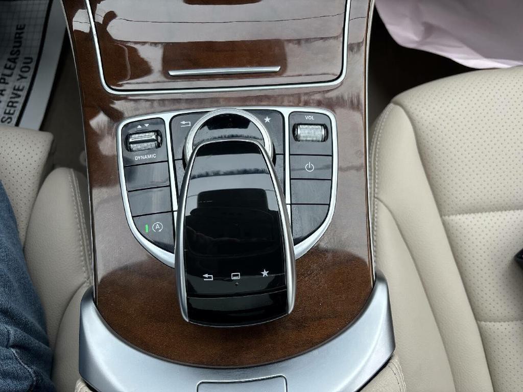 2016 Mercedes-Benz C-Class Image 27