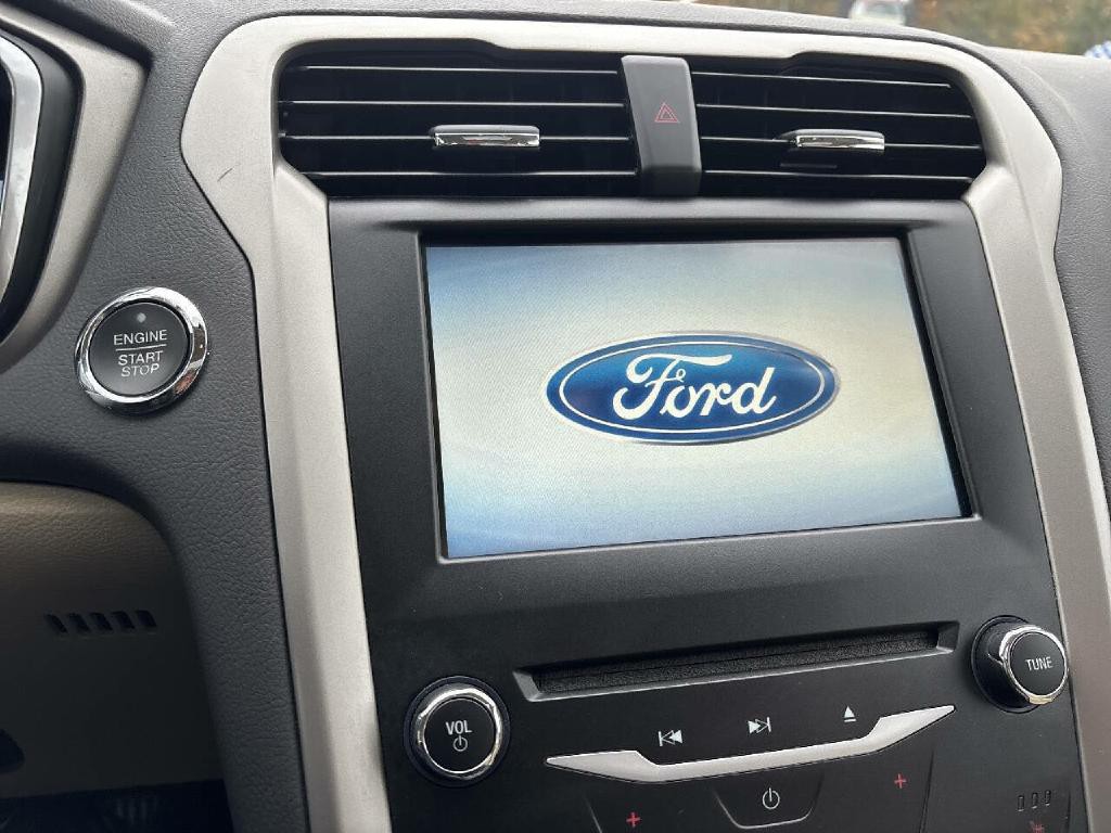 2015 Ford Fusion Image 24