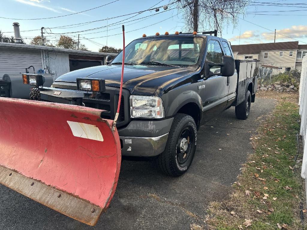 2005 Ford F-350 Image 2