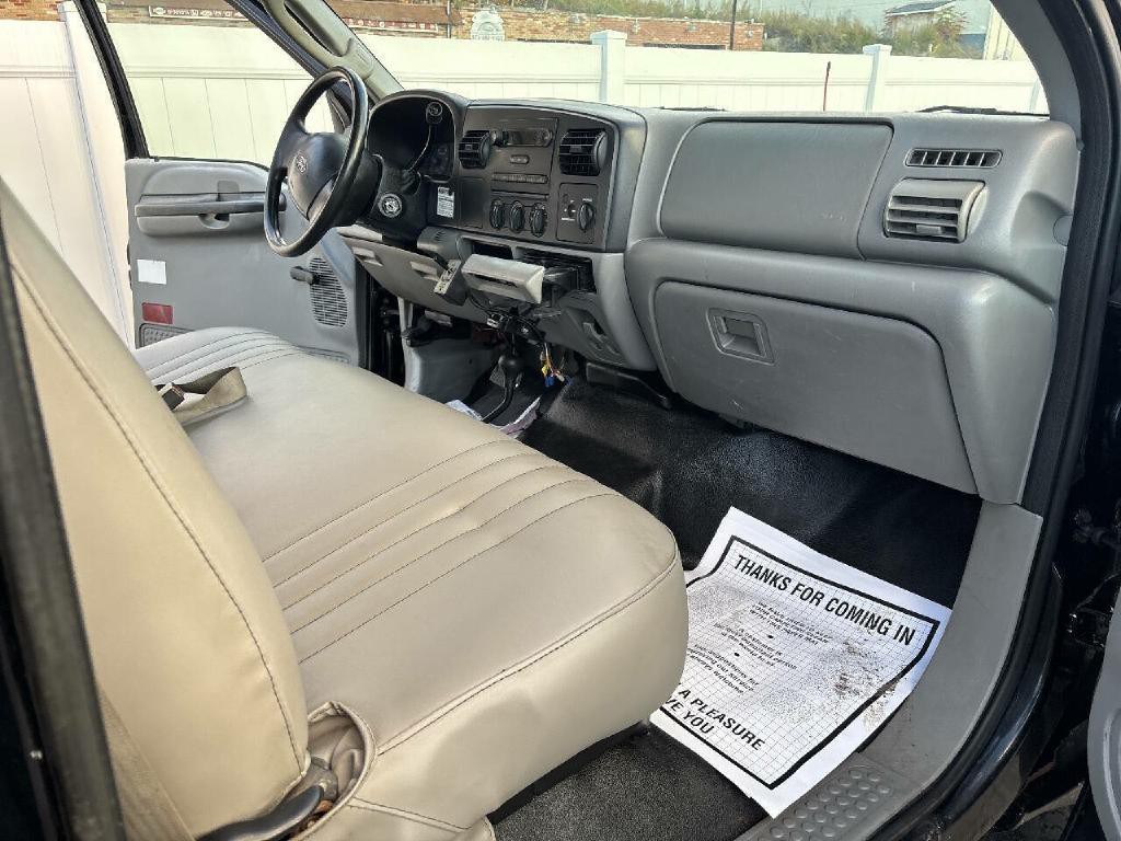 2005 Ford F-350 Image 12