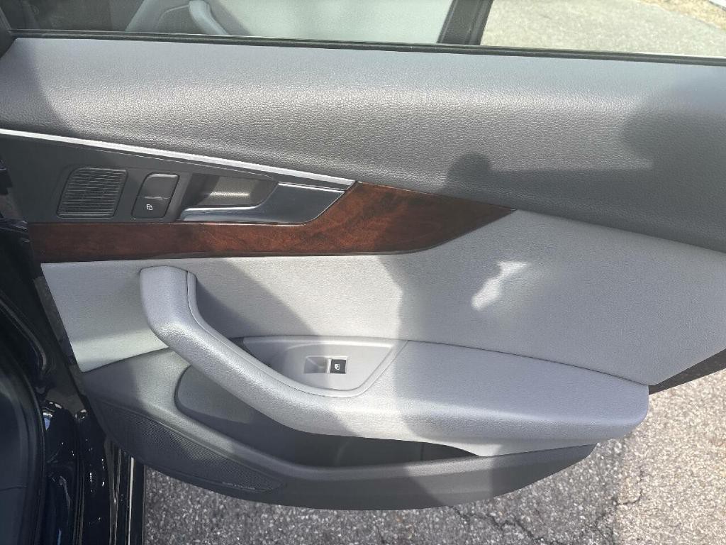 2017 Audi A4 Image 17