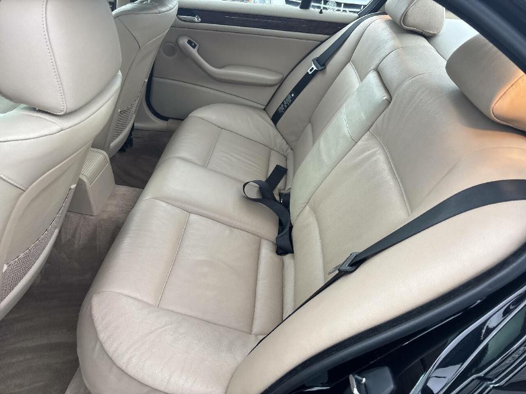 2000 BMW 3 Series Image 11