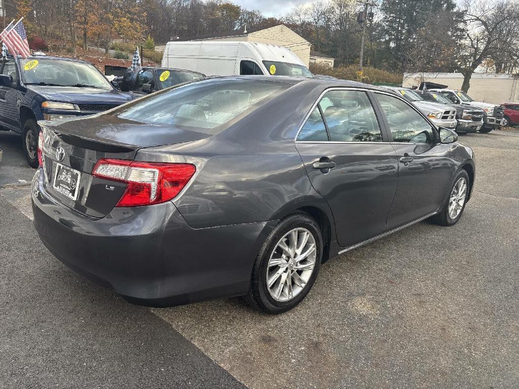 2014 Toyota Camry Image 7