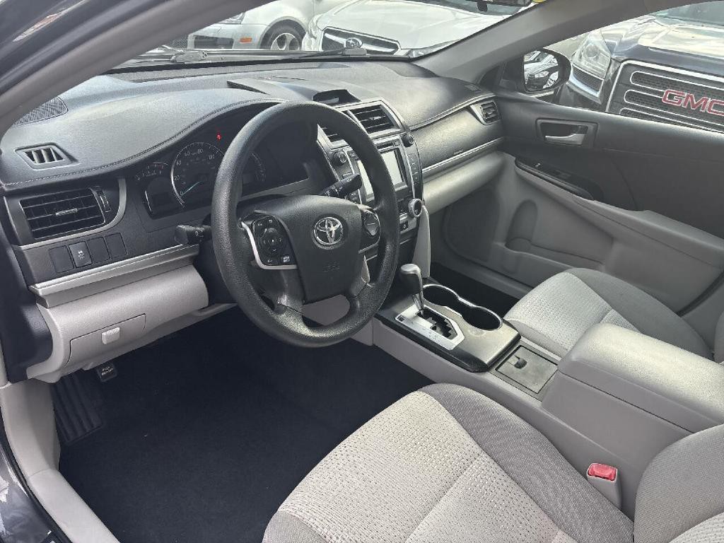 2014 Toyota Camry Image 8