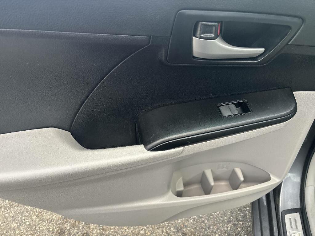 2014 Toyota Camry Image 12