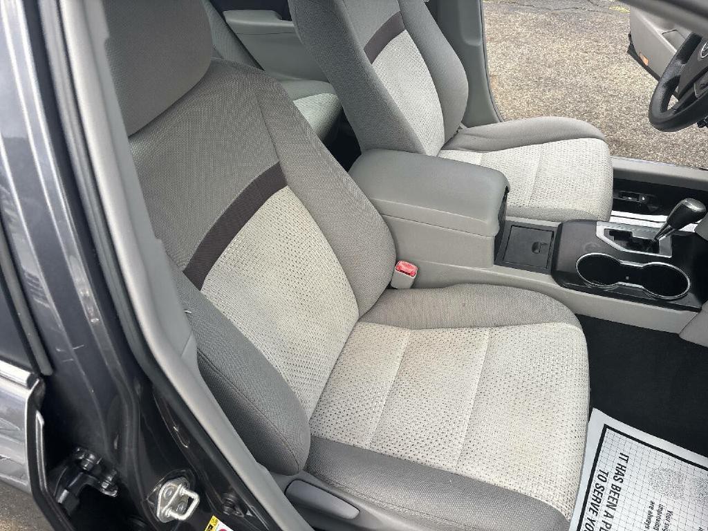 2014 Toyota Camry Image 14