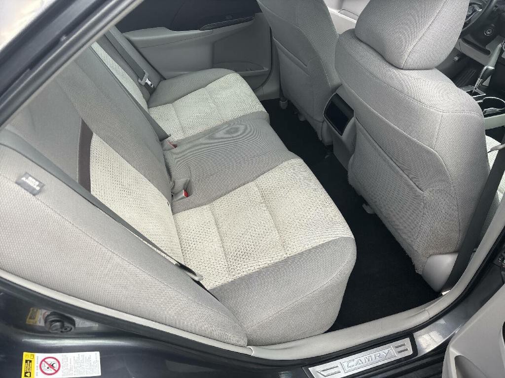 2014 Toyota Camry Image 16