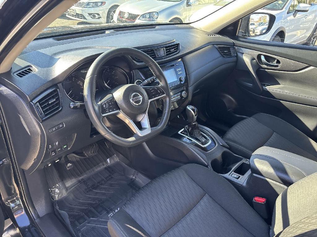 2017 Nissan Rogue Image 8