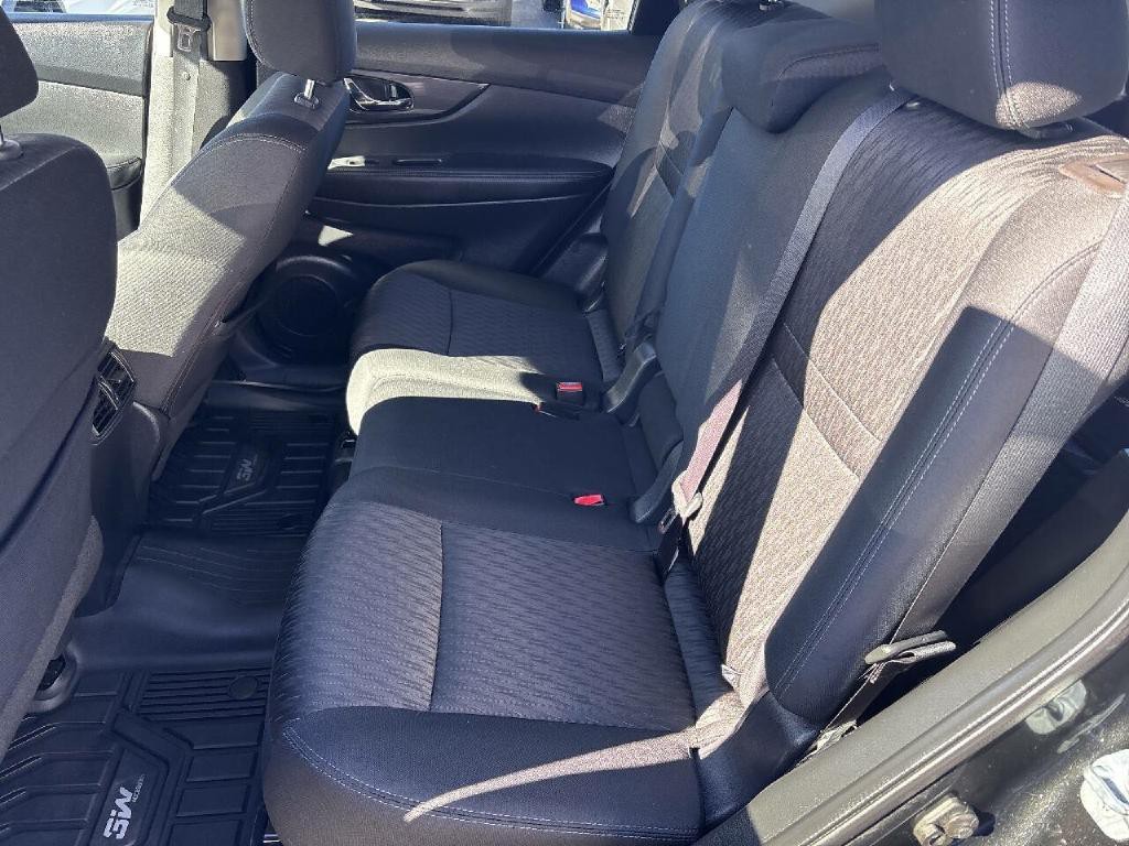 2017 Nissan Rogue Image 11