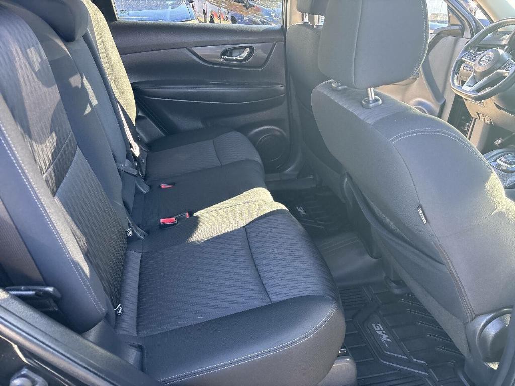 2017 Nissan Rogue Image 16