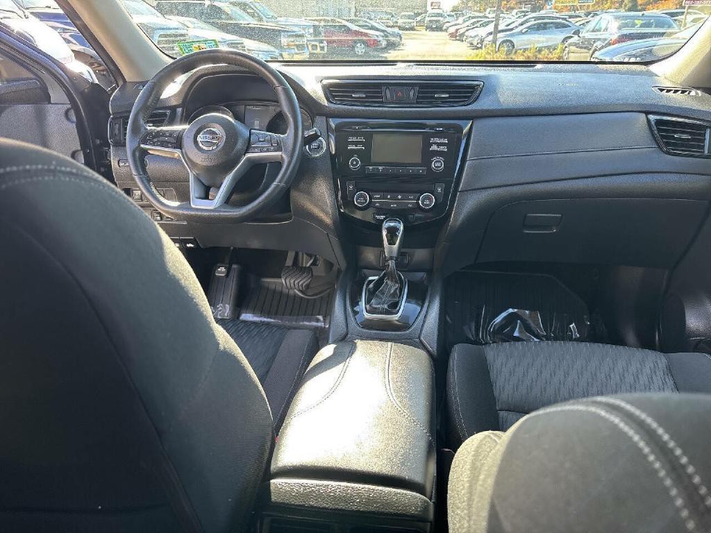 2017 Nissan Rogue Image 18