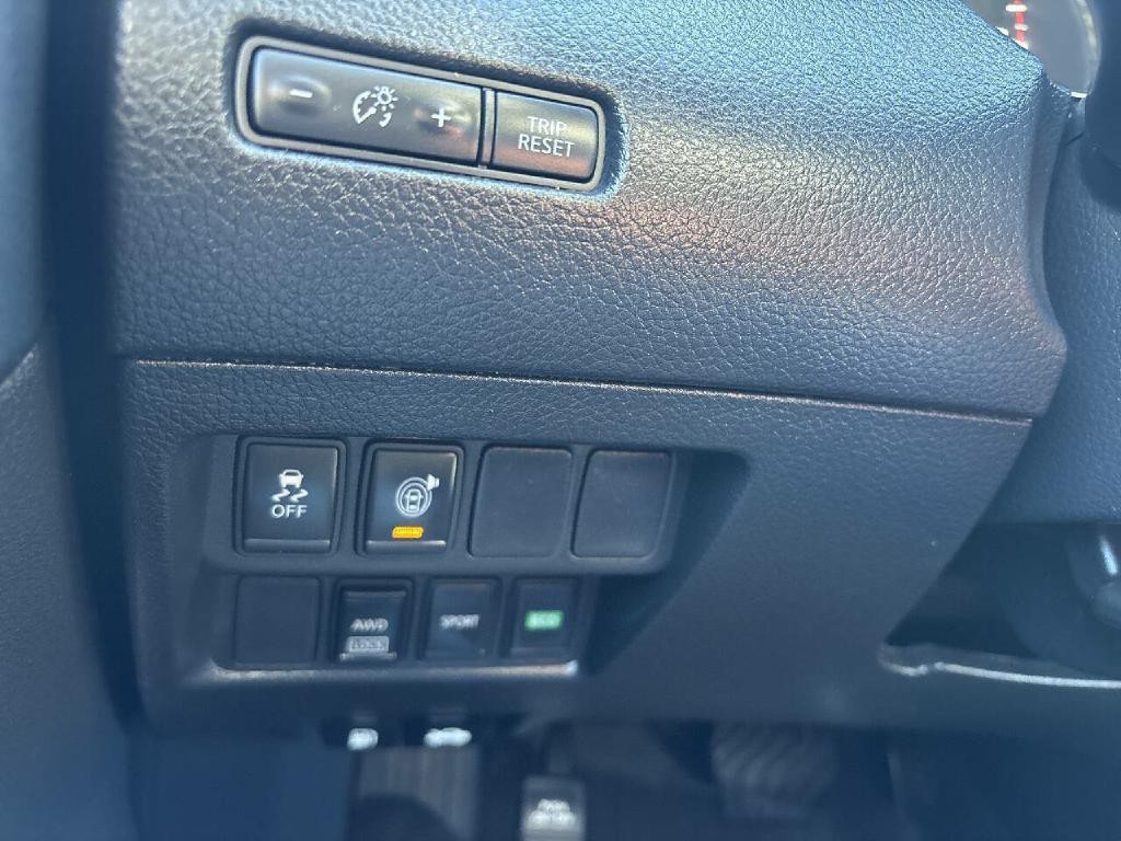 2017 Nissan Rogue Image 24