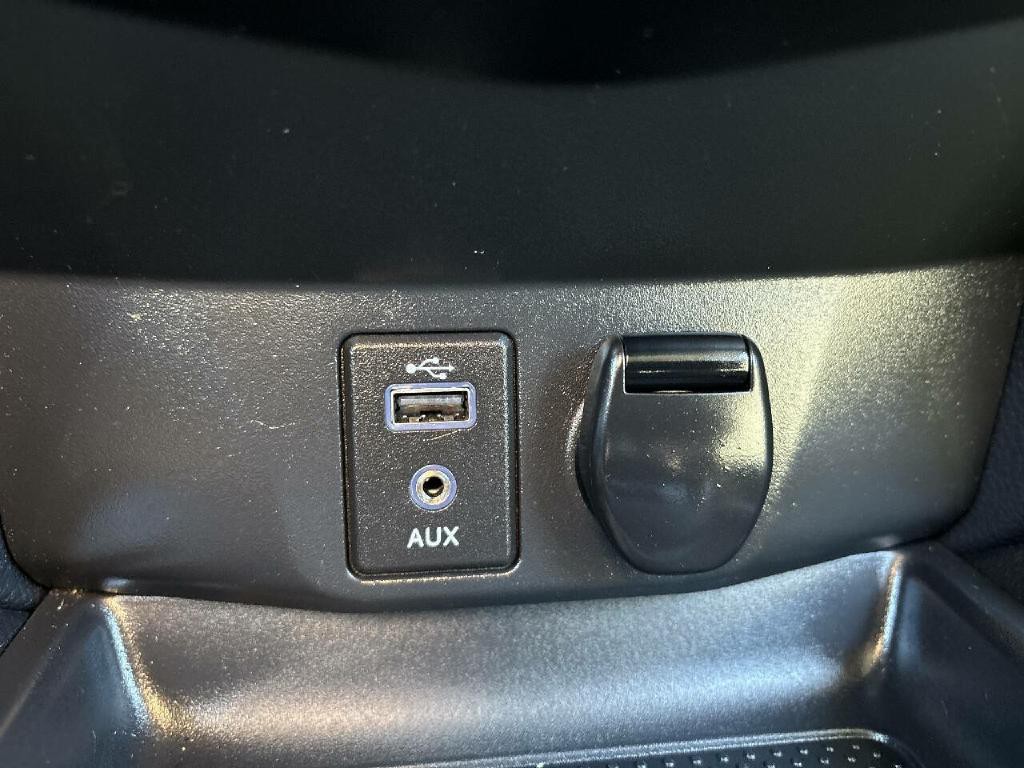 2017 Nissan Rogue Image 25