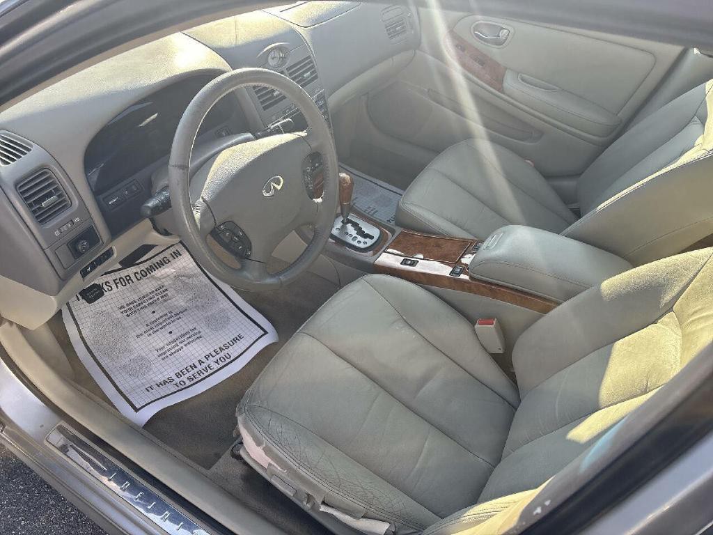 2004 INFINITI I35 Image 8