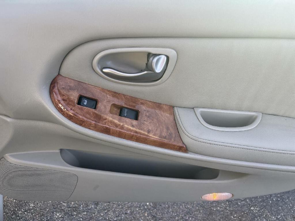 2004 INFINITI I35 Image 16