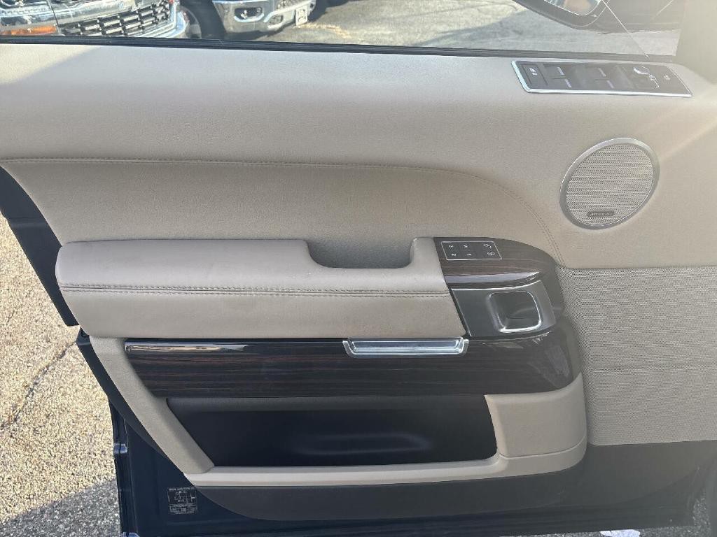 2016 Land Rover Range Rover Image 10