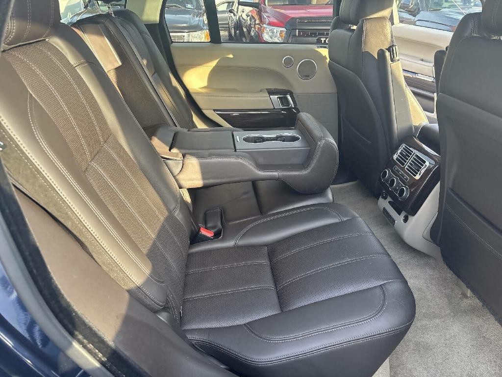 2016 Land Rover Range Rover Image 16