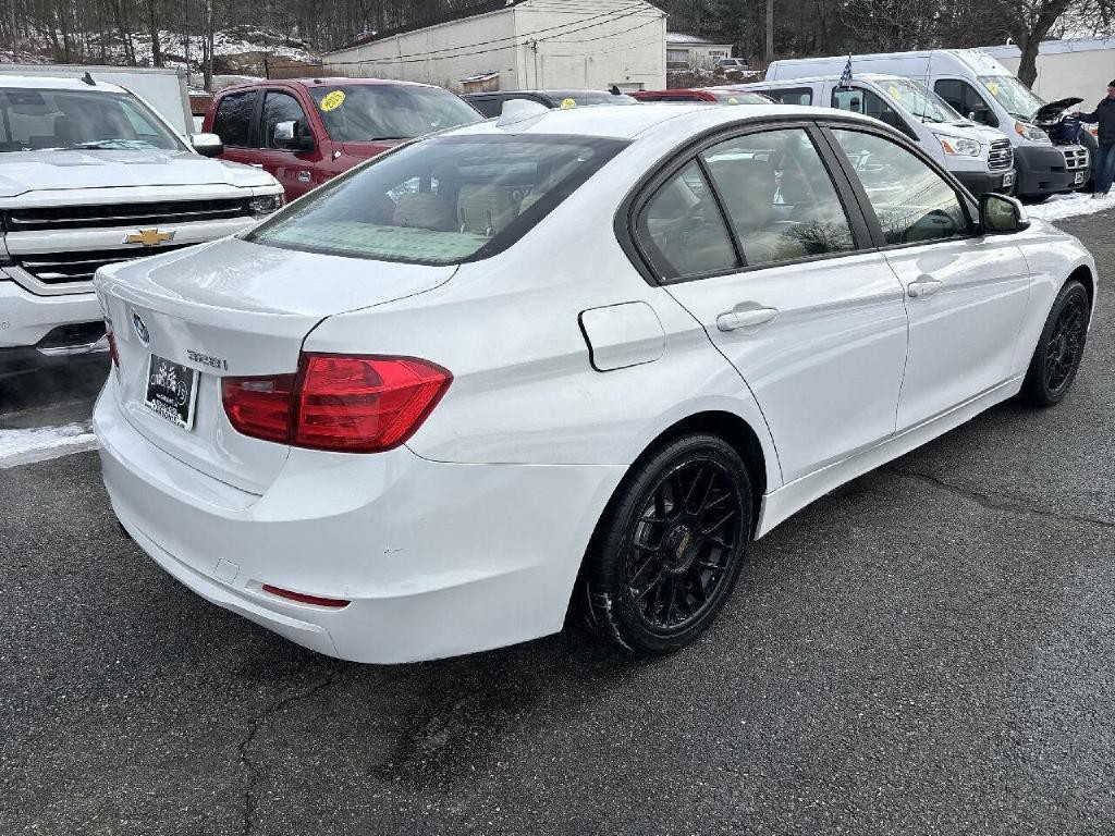 2013 BMW 3 Series Image 6