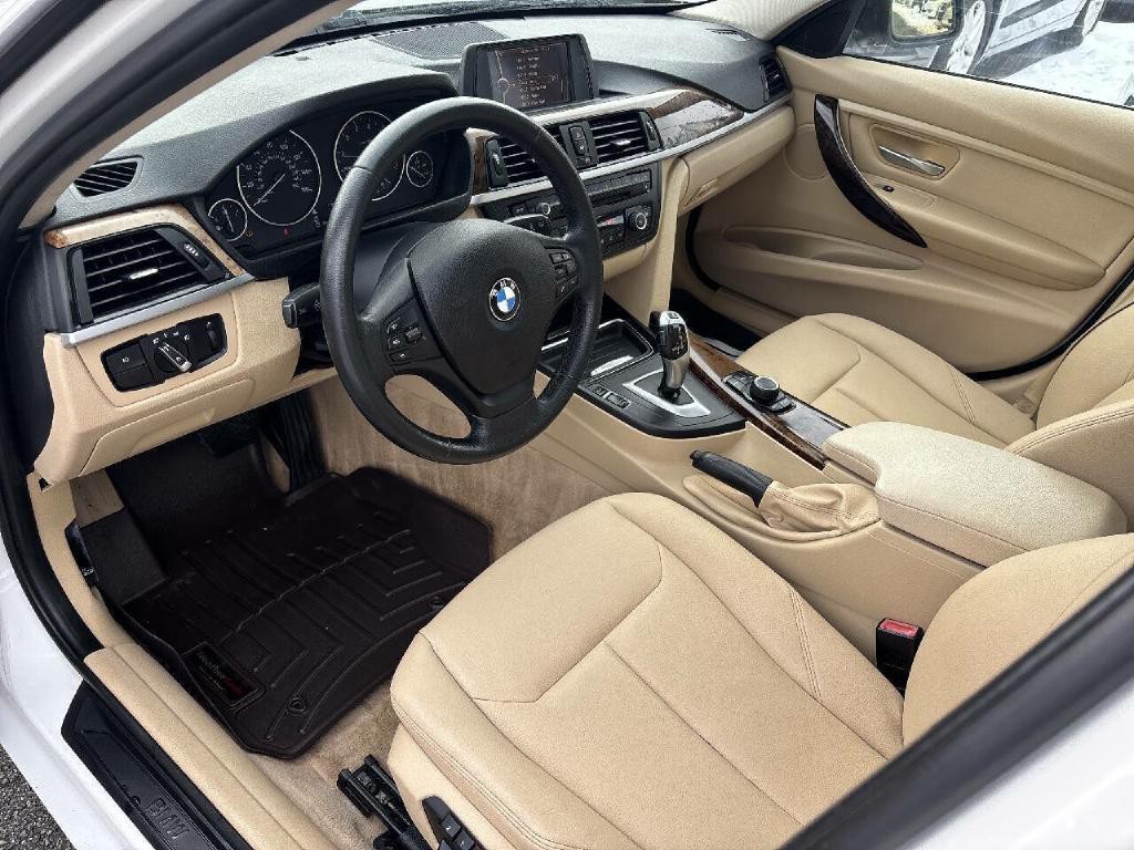 2013 BMW 3 Series Image 7