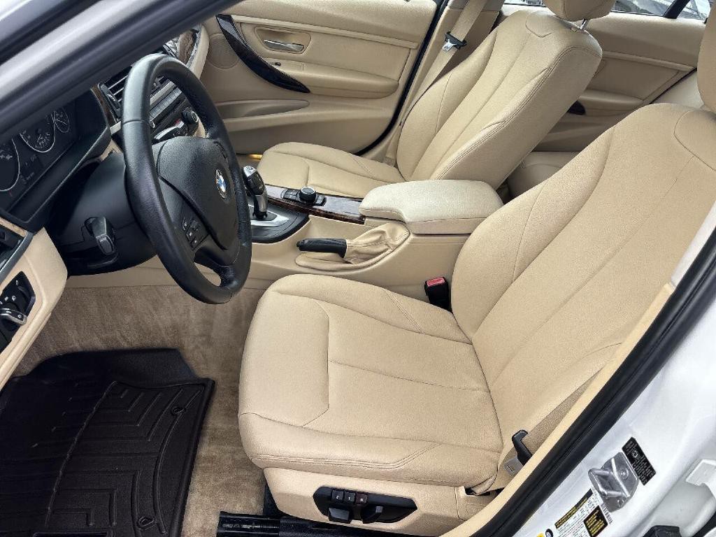 2013 BMW 3 Series Image 8