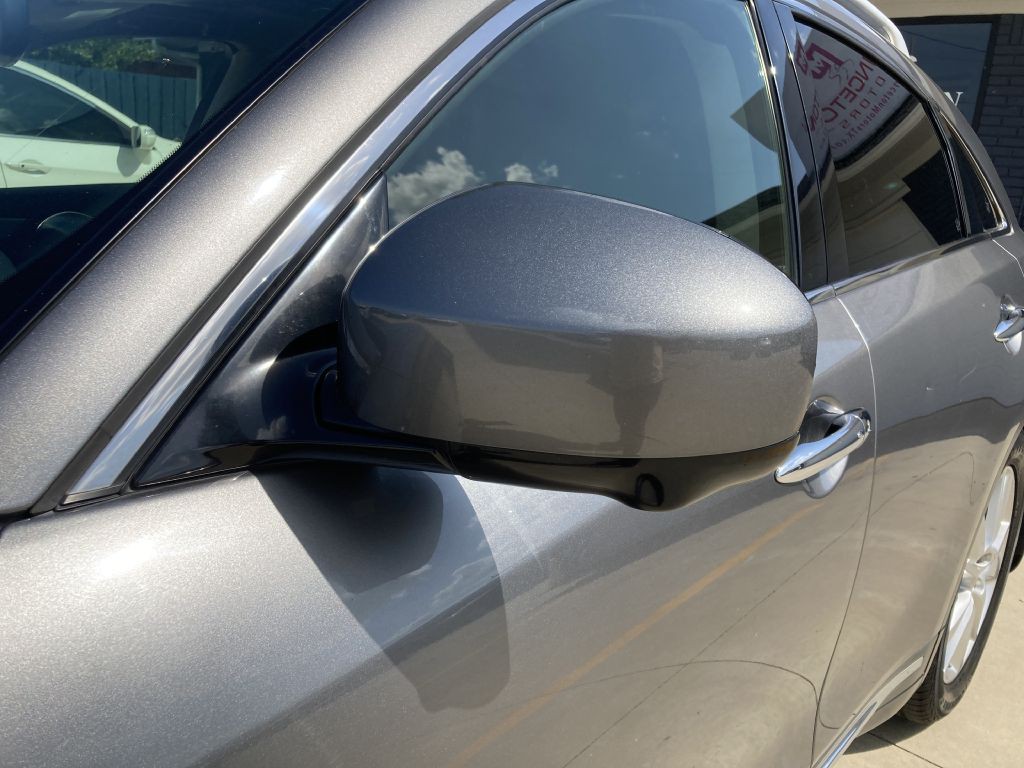 2014 INFINITI QX70 Image 11