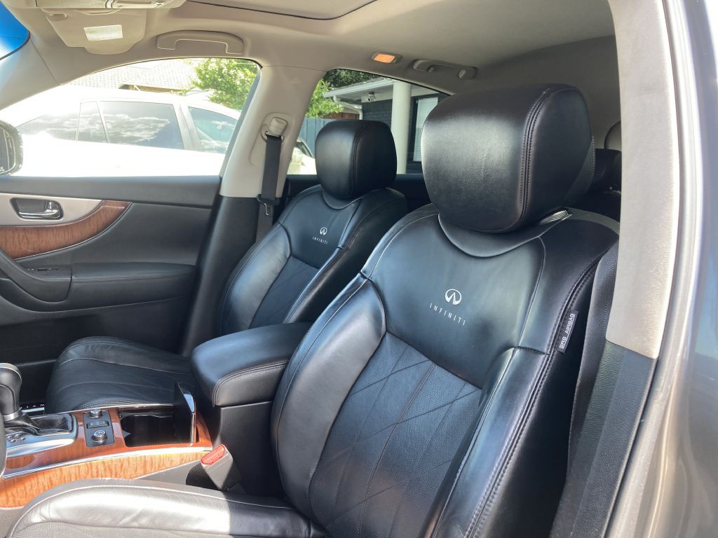2014 INFINITI QX70 Image 16