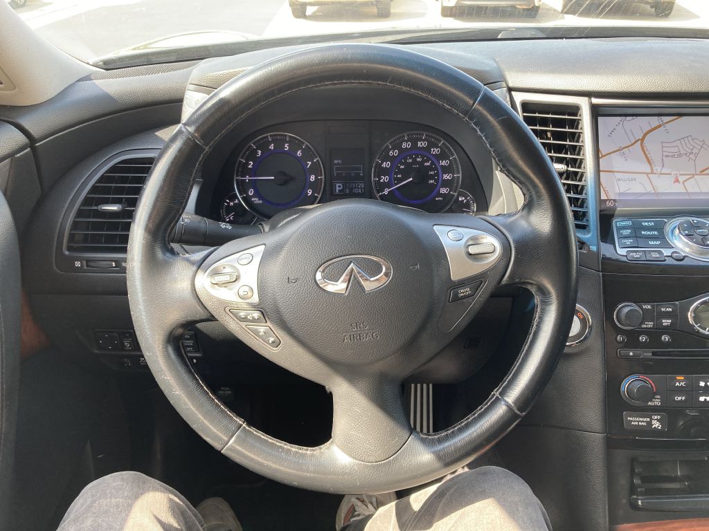 2014 INFINITI QX70 Image 21