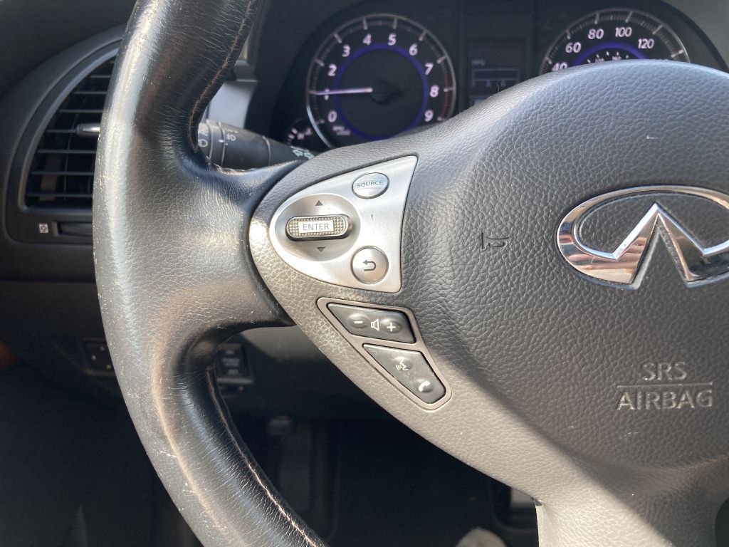 2014 INFINITI QX70 Image 23