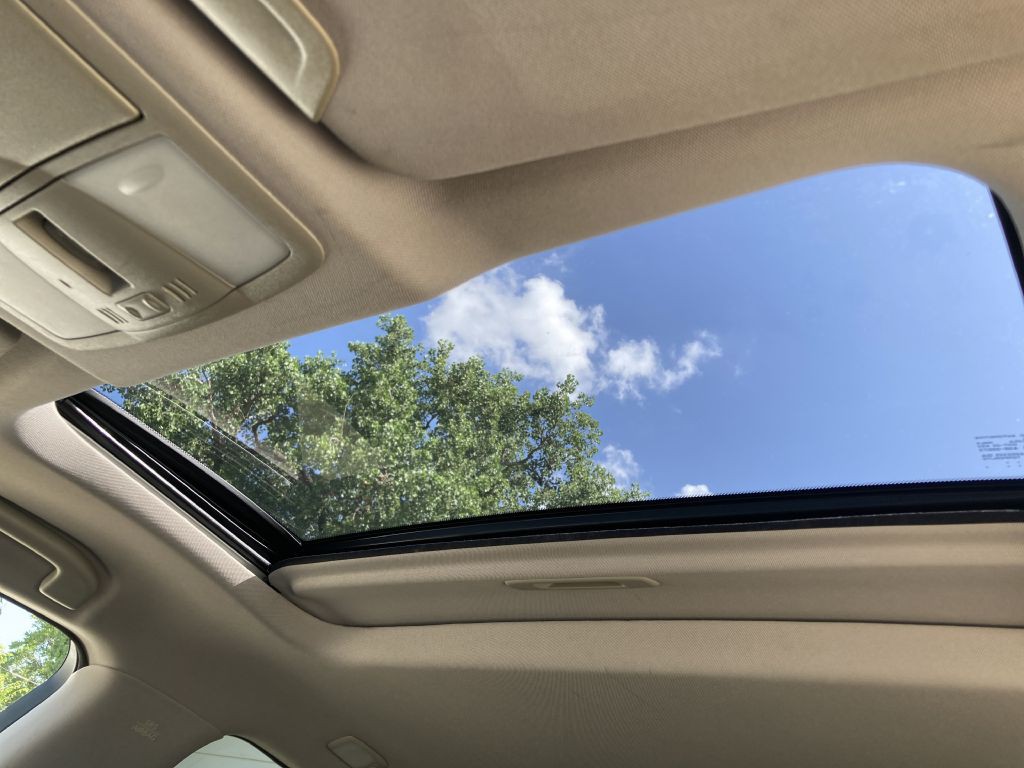 2014 INFINITI QX70 Image 31