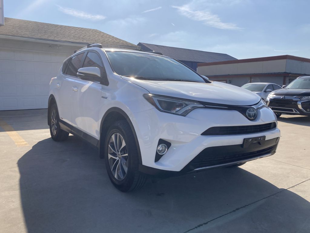 2017 Toyota Rav4 Image 1