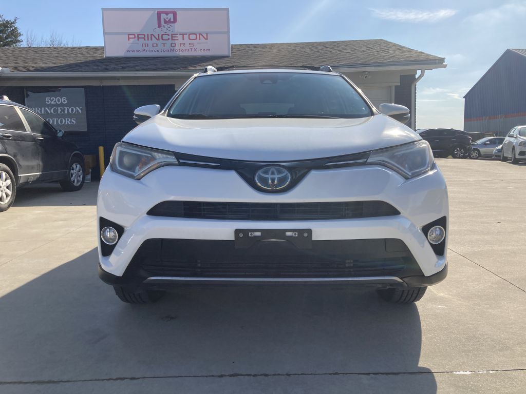 2017 Toyota Rav4 Image 2