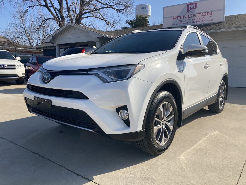 2017 Toyota Rav4 Image 4