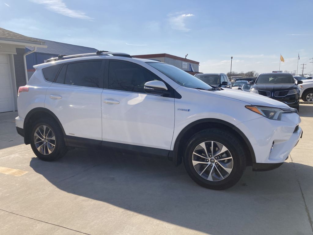 2017 Toyota Rav4 Image 7