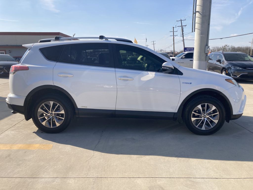2017 Toyota Rav4 Image 8