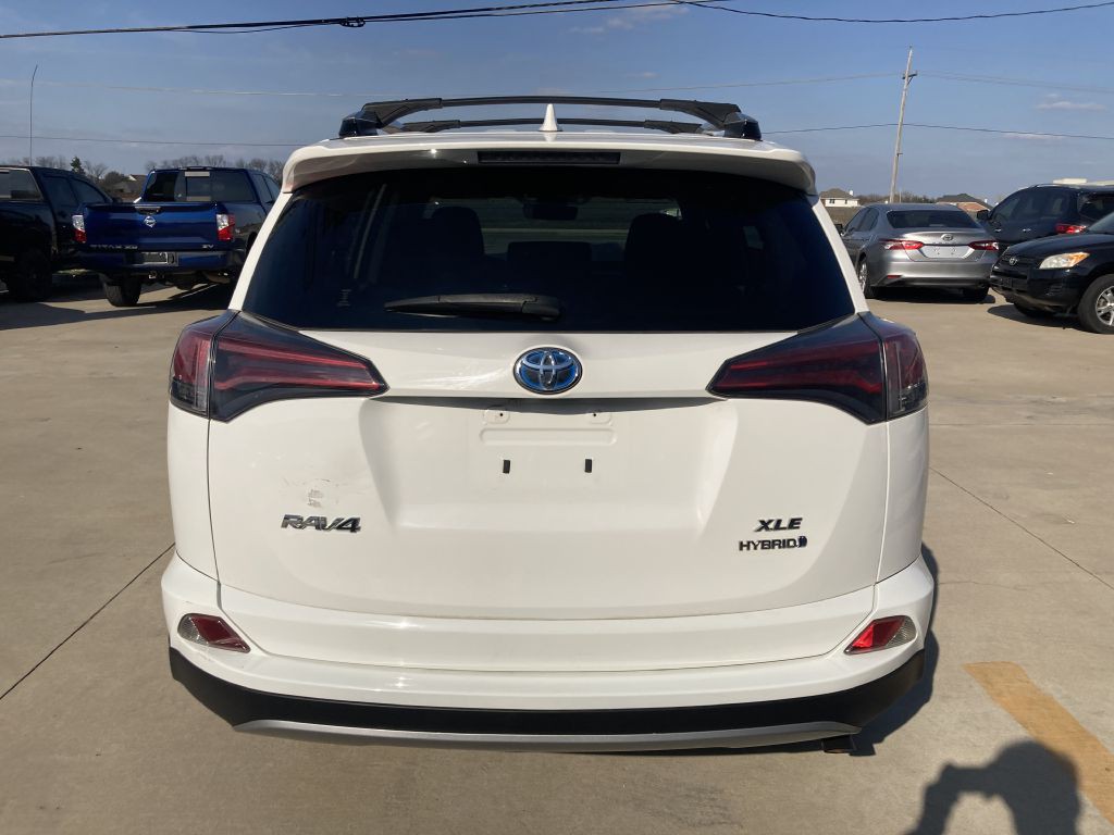 2017 Toyota Rav4 Image 9