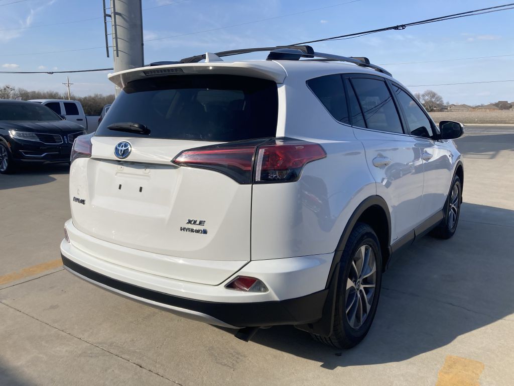 2017 Toyota Rav4 Image 11