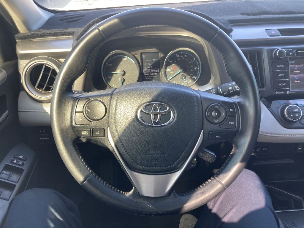 2017 Toyota Rav4 Image 21