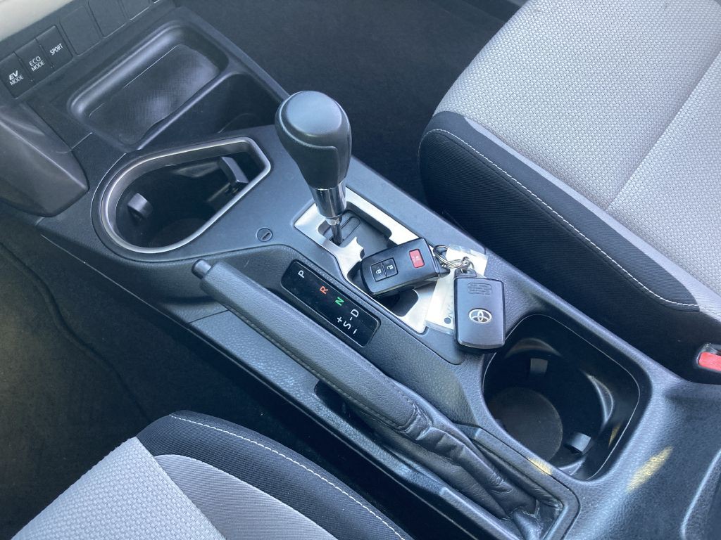 2017 Toyota Rav4 Image 28