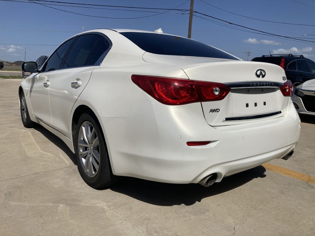 2015 INFINITI Q50 Image 9