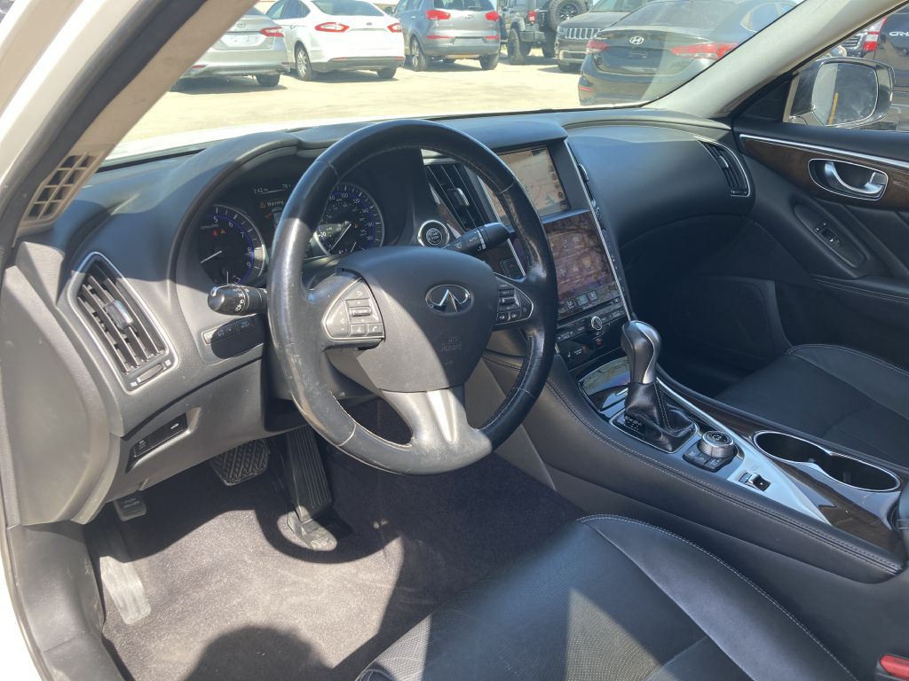 2015 INFINITI Q50 Image 13