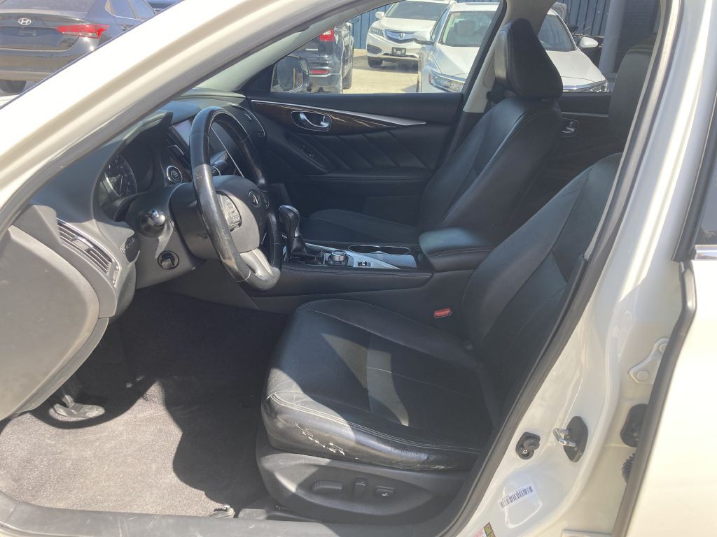 2015 INFINITI Q50 Image 15