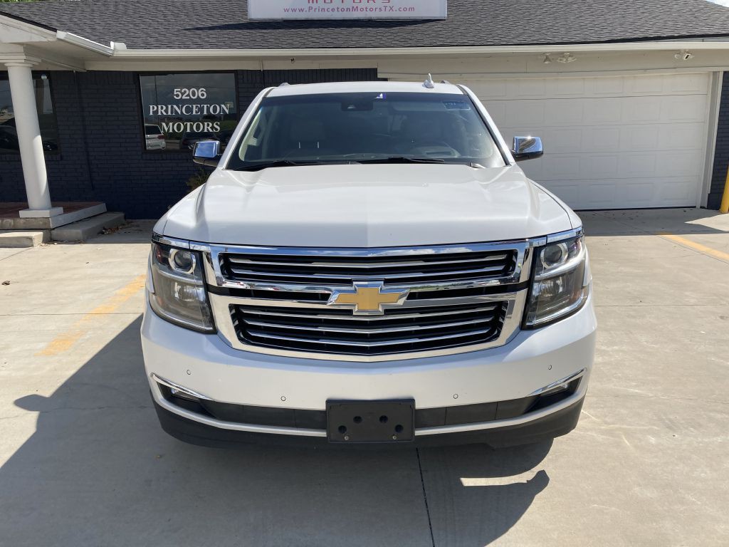 2017 Chevrolet Suburban Image 3