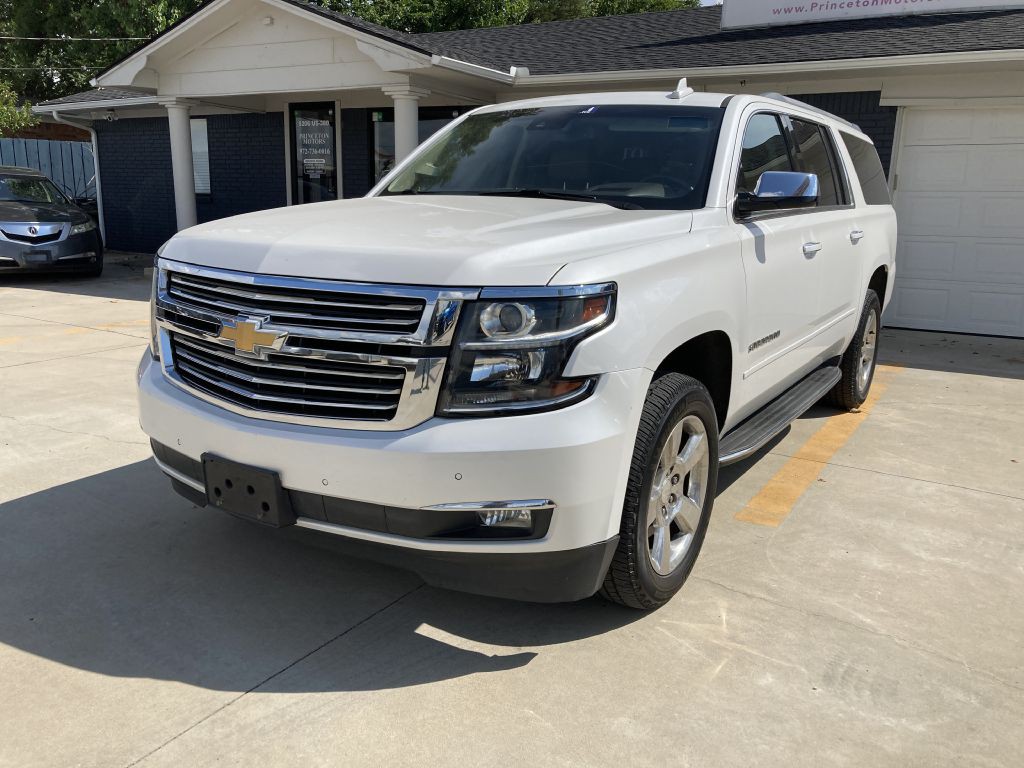 2017 Chevrolet Suburban Image 4