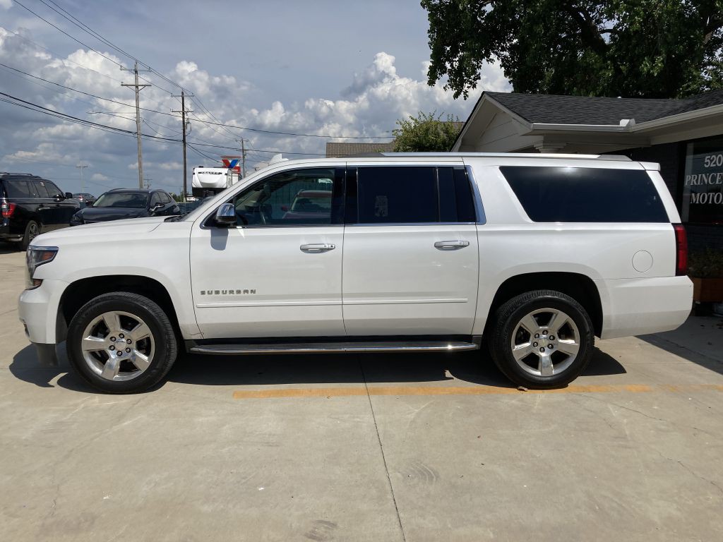 2017 Chevrolet Suburban Image 6
